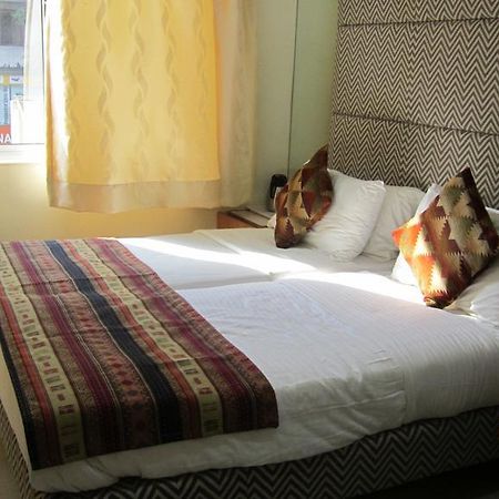 Empire Hotel Mumbai Zimmer foto